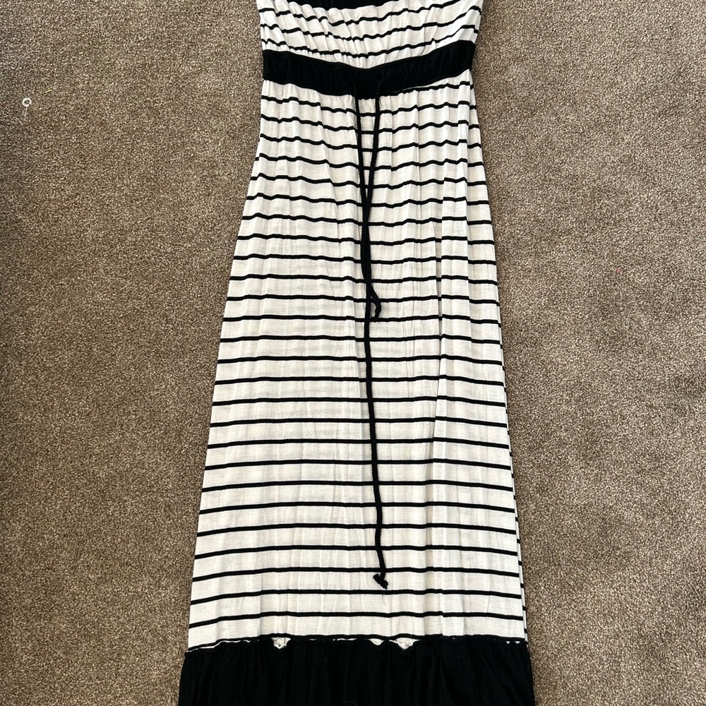 Sleeveless Black and White Striped Maxi Dress